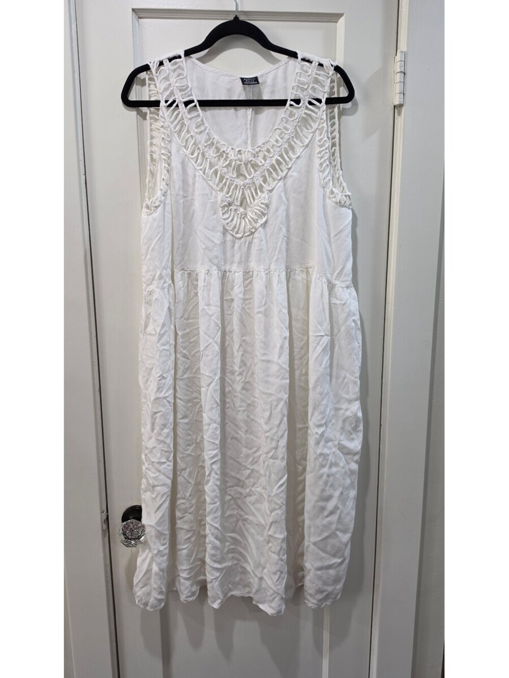 Fashion Force Plus Size White Sleeveless Dress